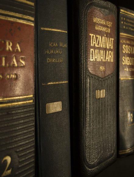 justice-1509437_1280